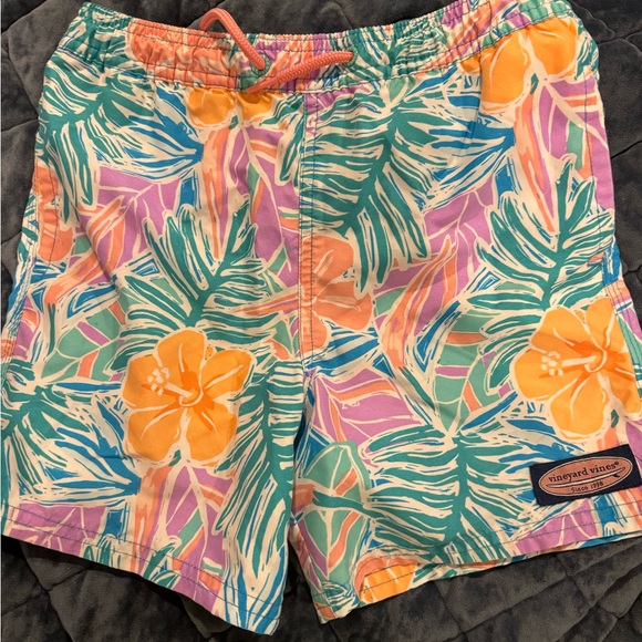 Vineyard Vines Other - Boys Vineyard Vine swim, size 7.
